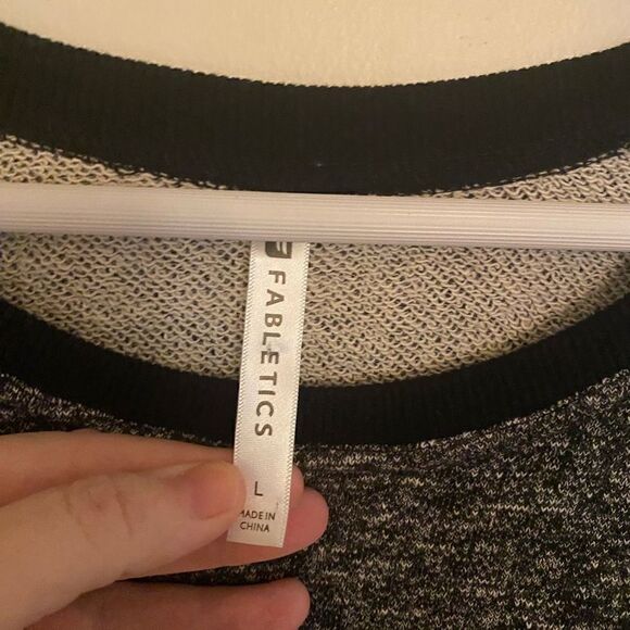 Fabletics large long sleeve cropped sweater crew neck - Picture 5 of 7